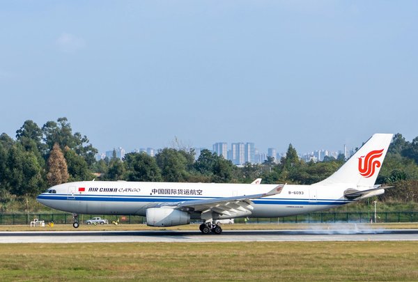 Quels sont les meilleurs itinéraires pour une randonnée dans les montagnes de la Sierra Madre, Philippines : conseils et équipements ?