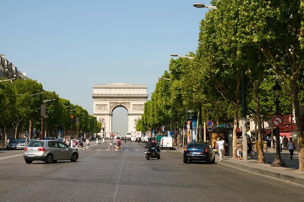 Peut-on trouver une croisière qui propose des ateliers de macramé avec des artistes locaux ?